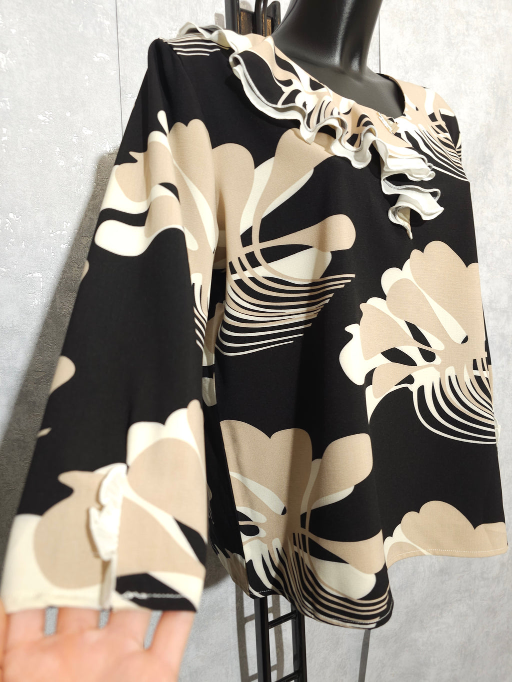 Elegante Damenbluse mit Rüschen – Größe 2XL–6XL