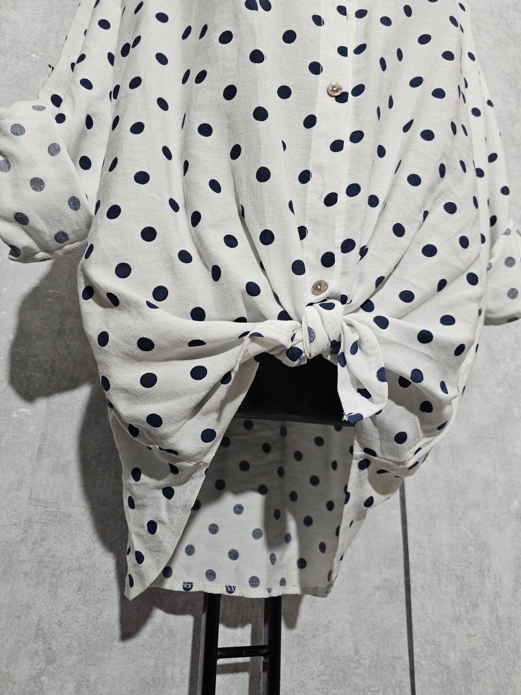 Punkte Bluse / Tunika – Made in Italy – 100 % Viskose L bis 2XL