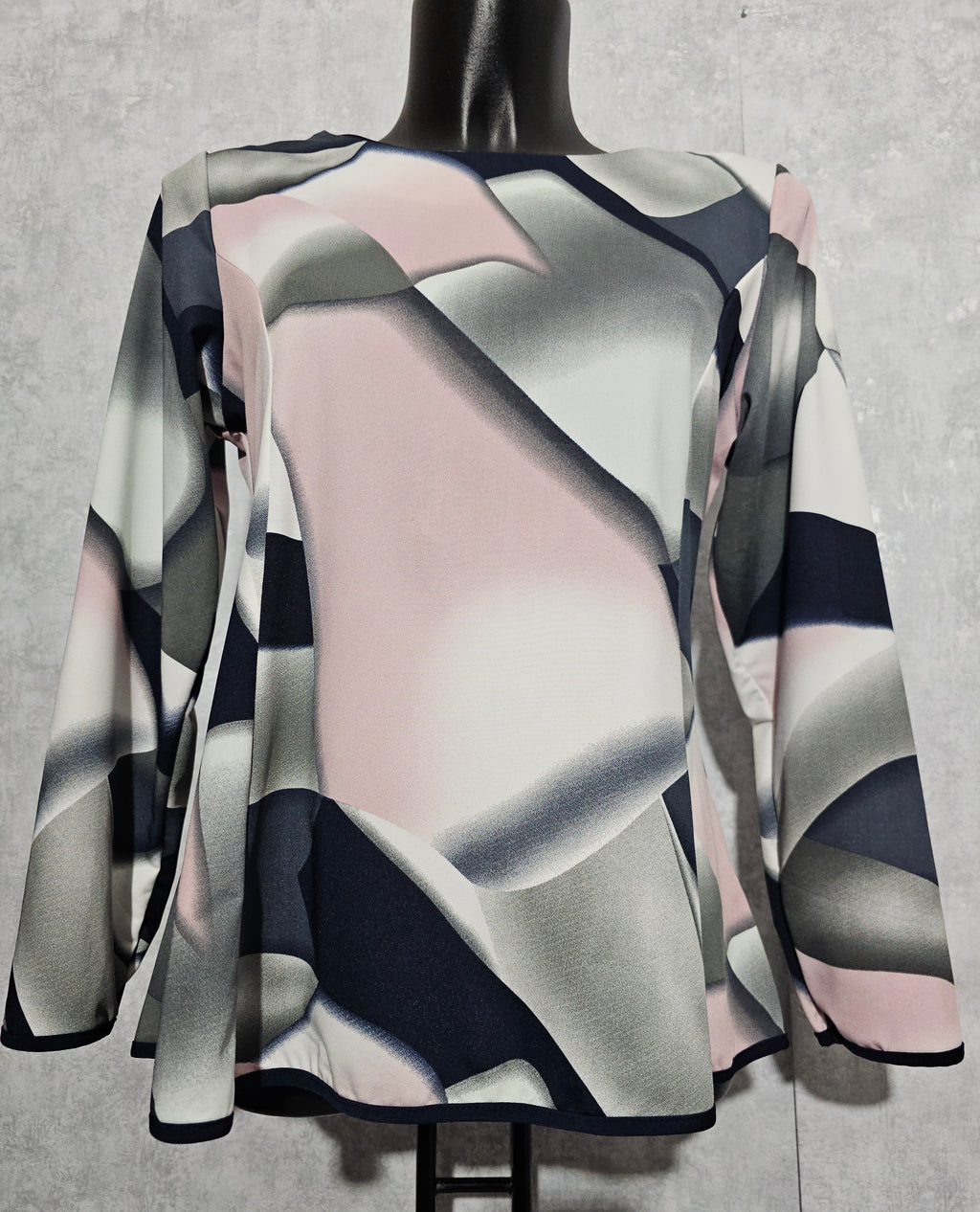 Elegante Bluse mit modernem Print – L–XXL