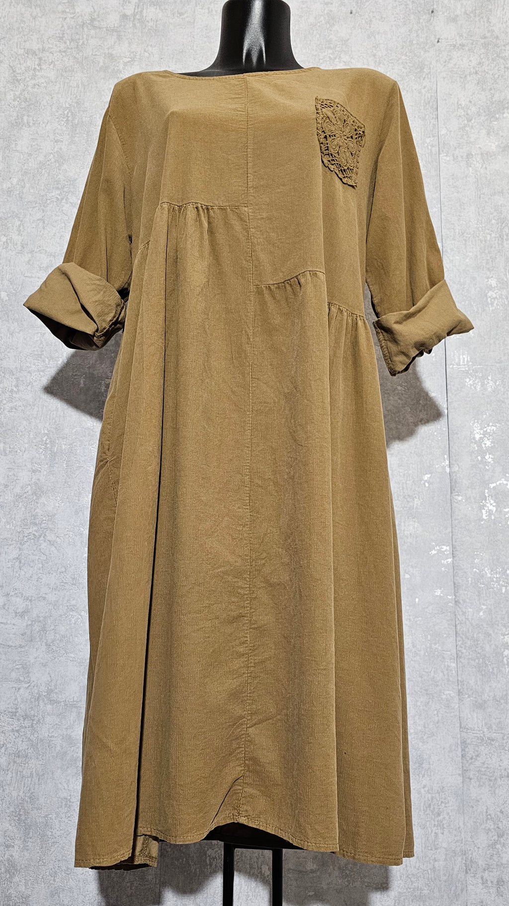 Damenkleid aus 100% Baumwolle – Oversize mit Taschen