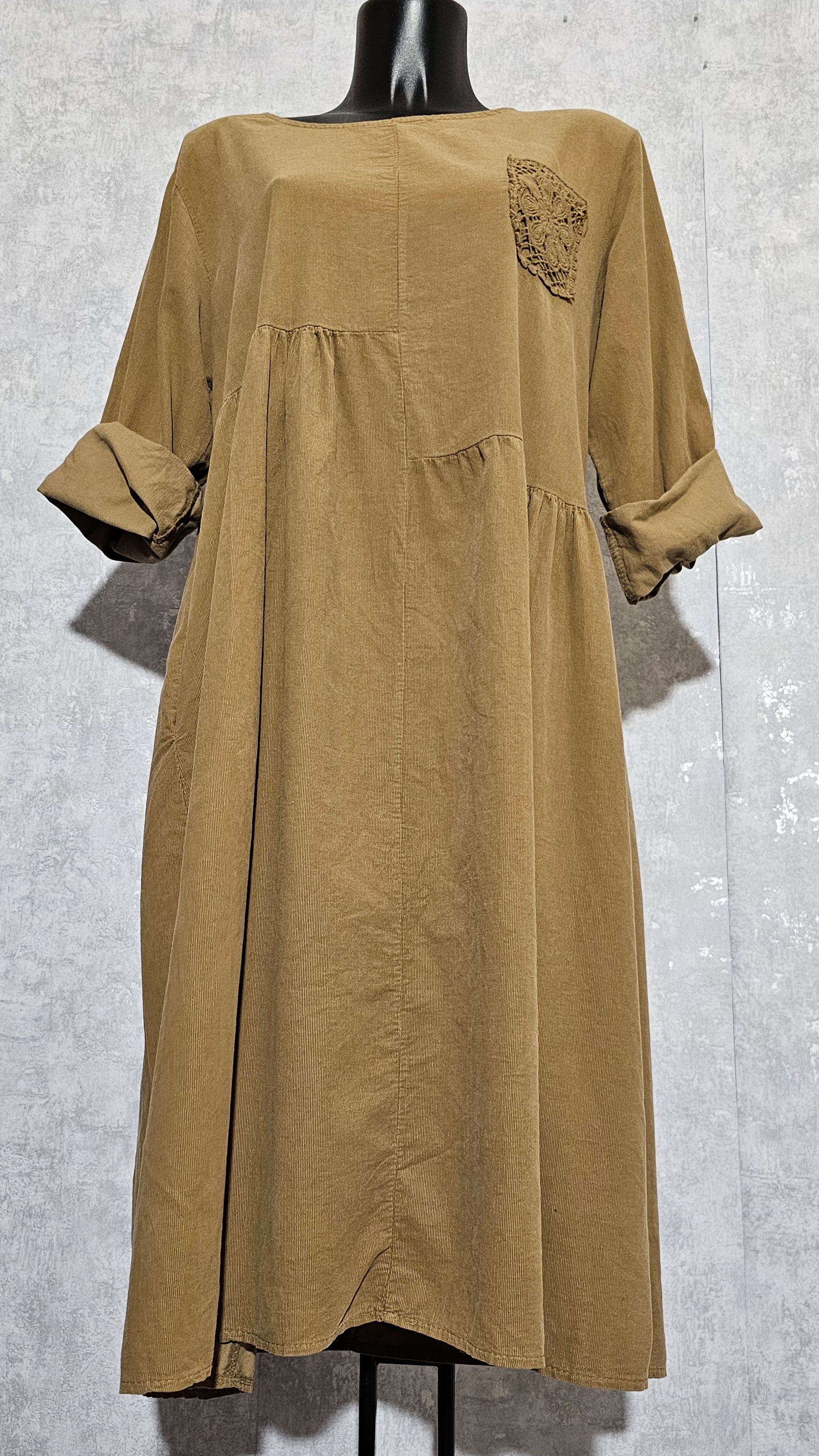 Damenkleid aus 100% Baumwolle – Oversize mit Taschen