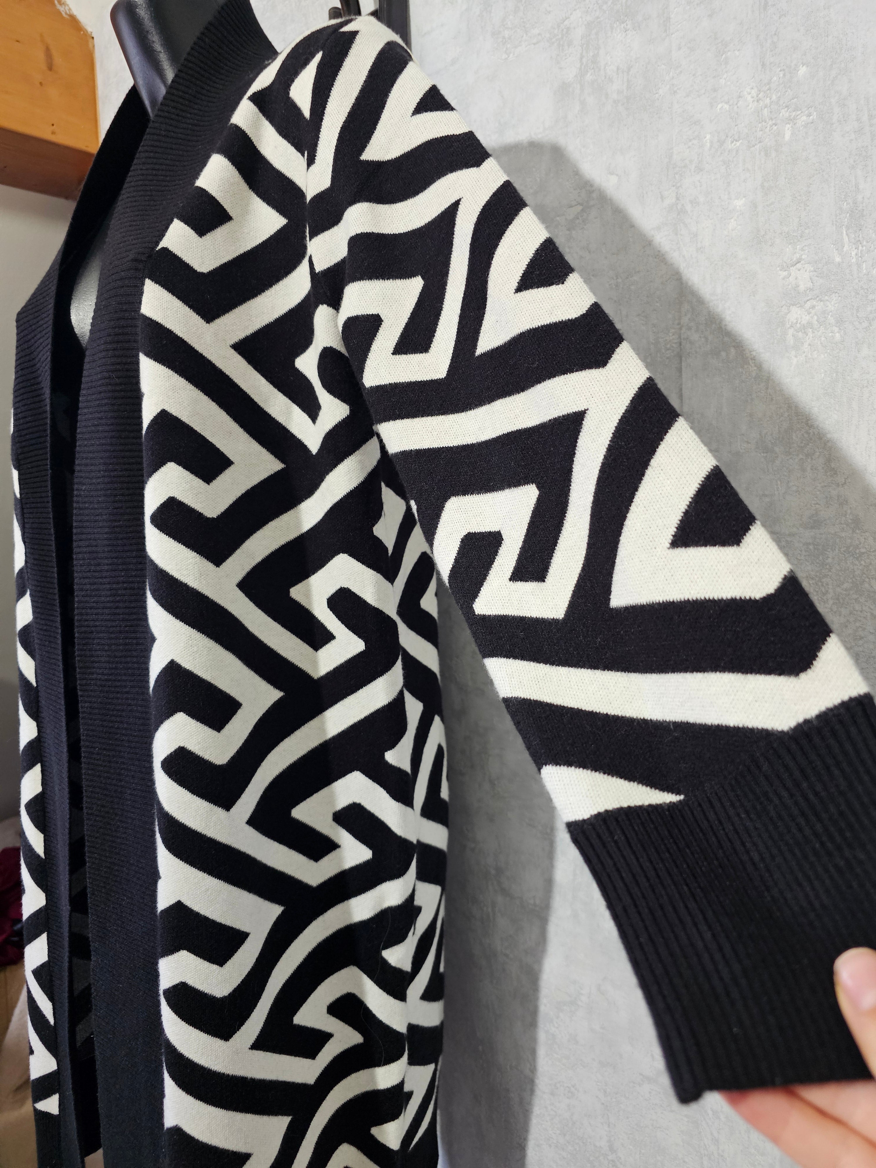 Eleganter langer Cardigan-hochwertig, weich & warm – M/L