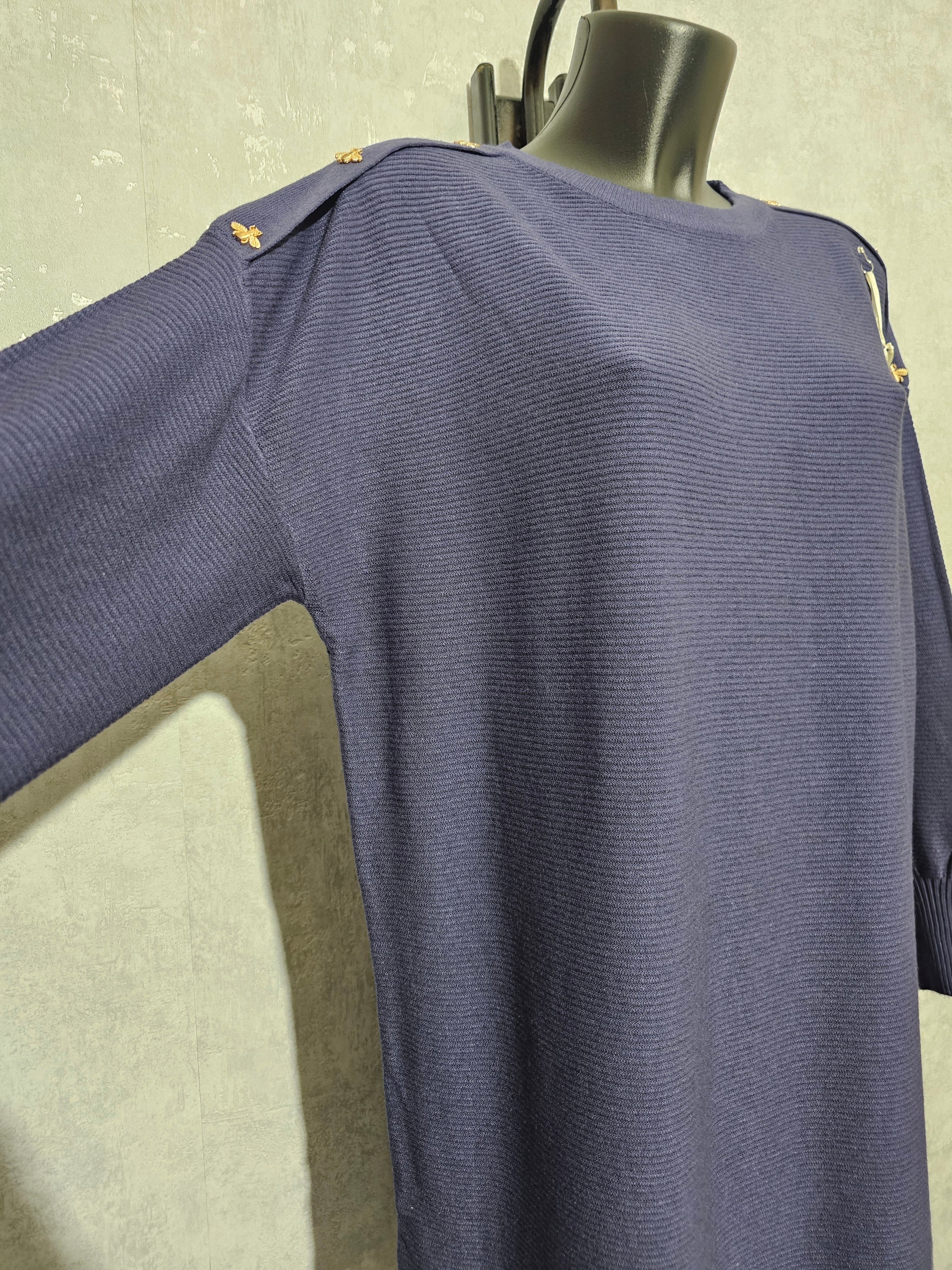 Oversize Strickkleid Damen • Elegant & Warm • Goldene Bienenknöpfe • L/XL – XL/XXL • Herbst/Winter • Premium Qualität – Bordeaux, Navy