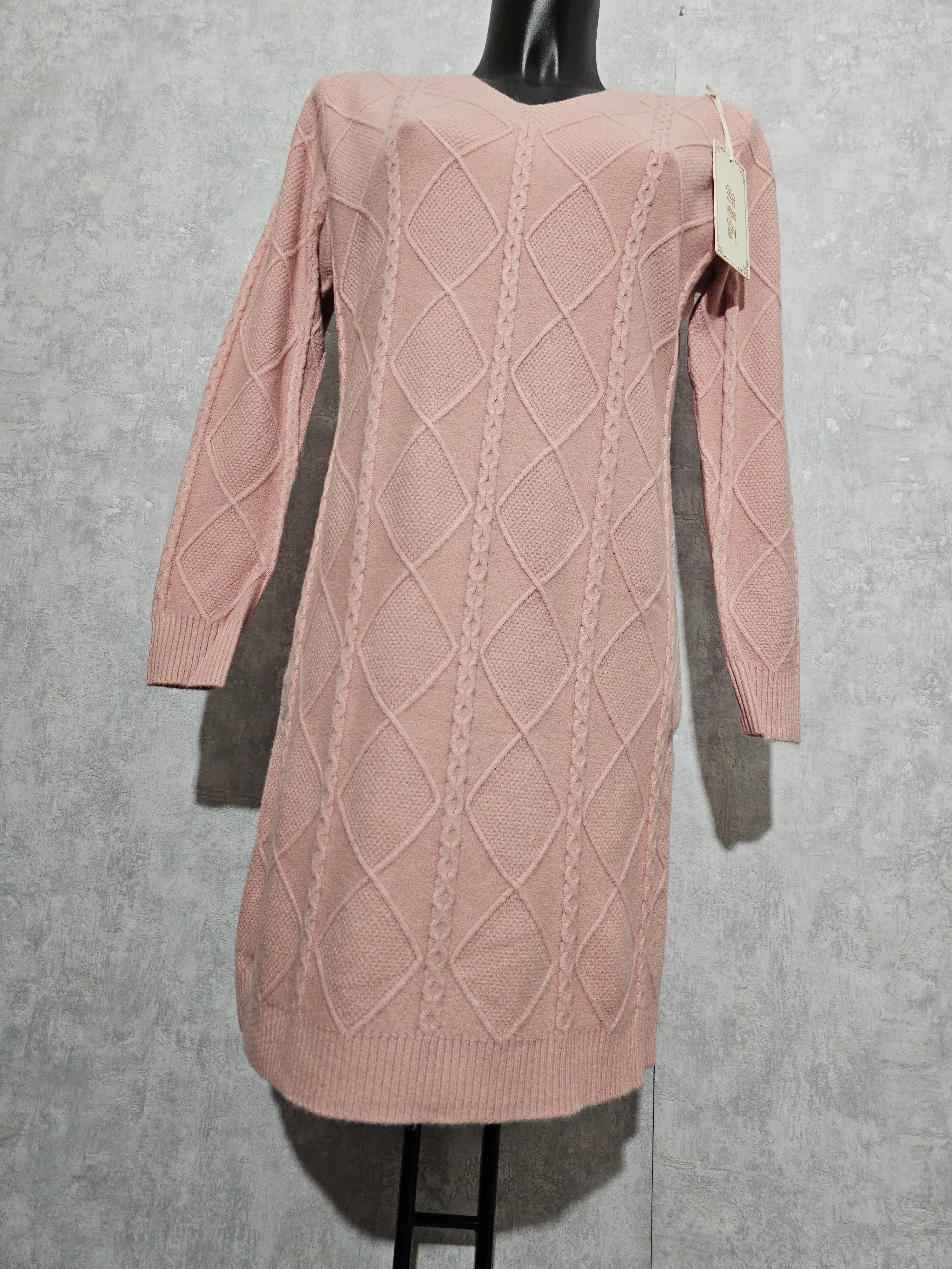Warmer Strickkleid mit Muster – Rosa M/L