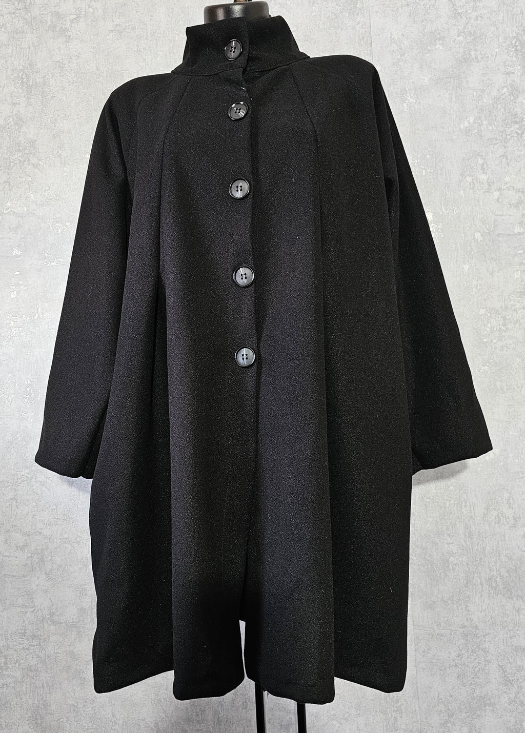 Eleganter Damen-Mantel aus 100 % Viskose