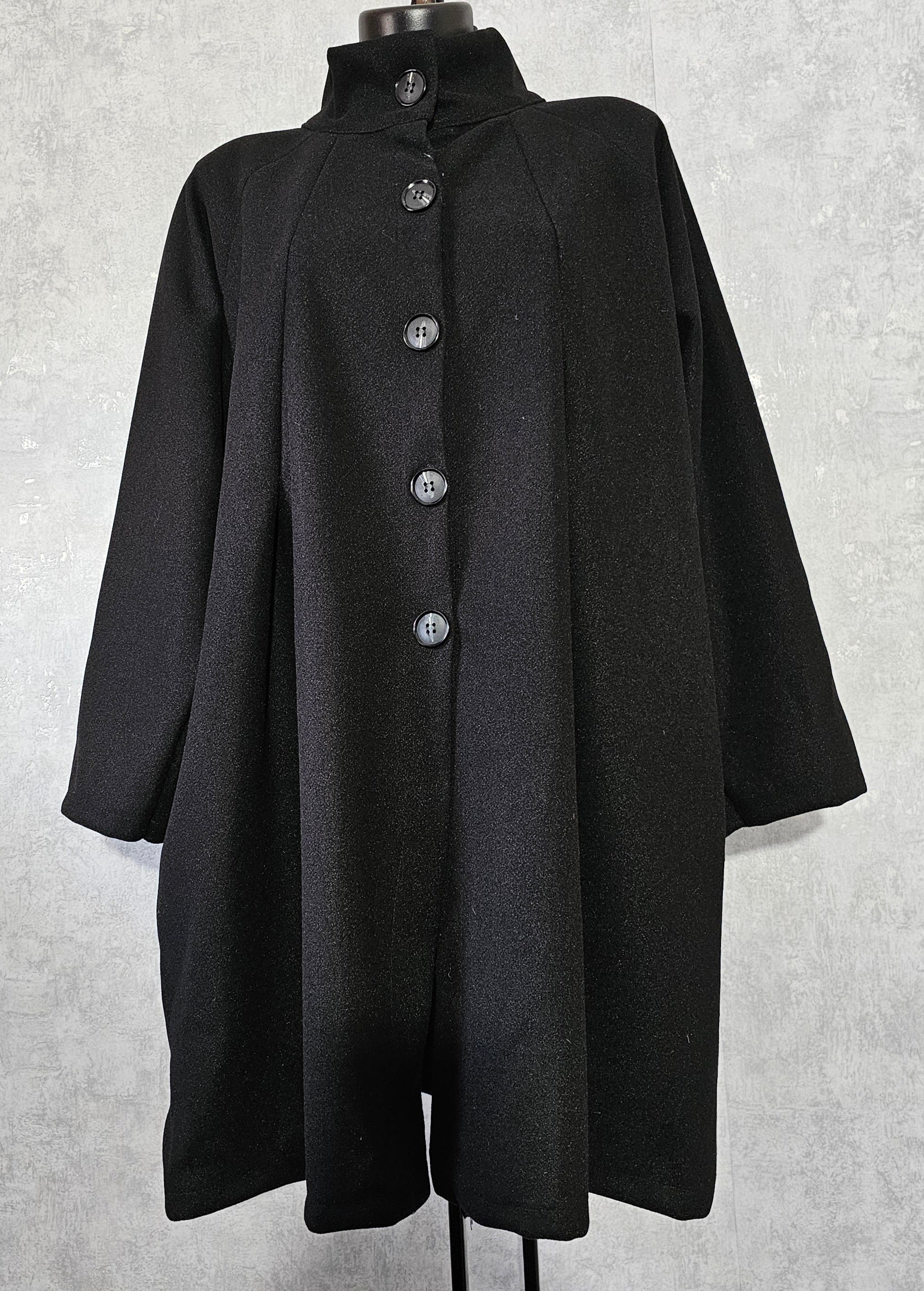 Eleganter Damen-Mantel aus 100 % Viskose