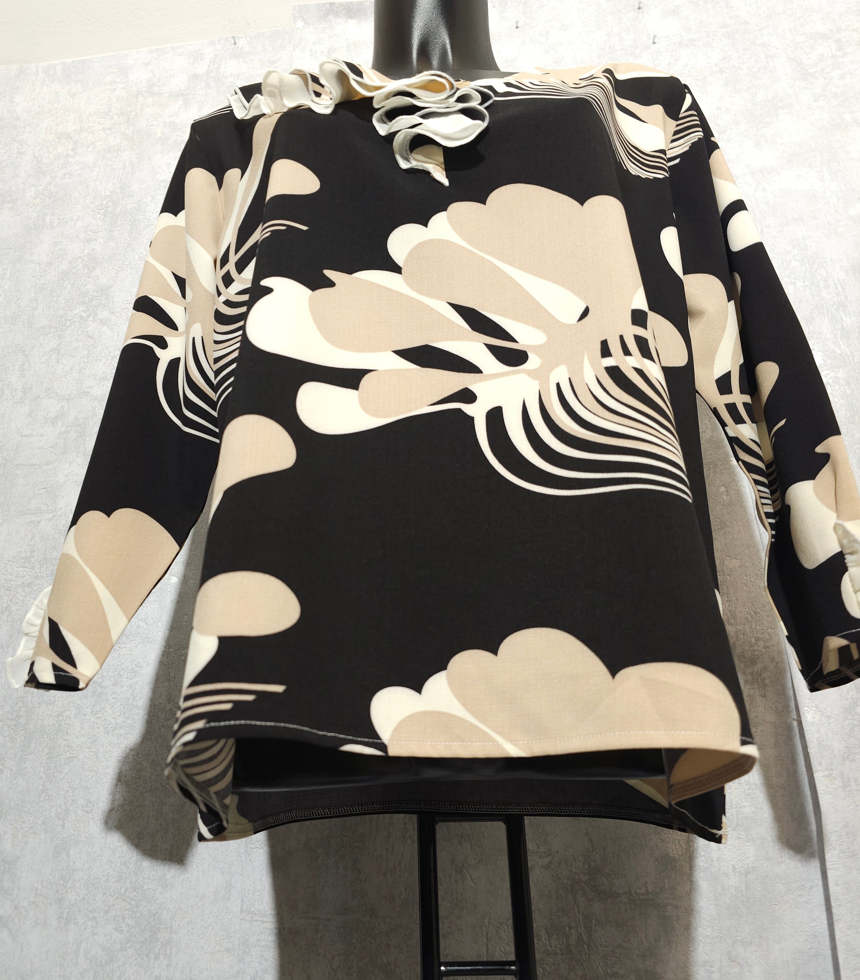 Elegante Damenbluse mit Rüschen – Größe 2XL–6XL