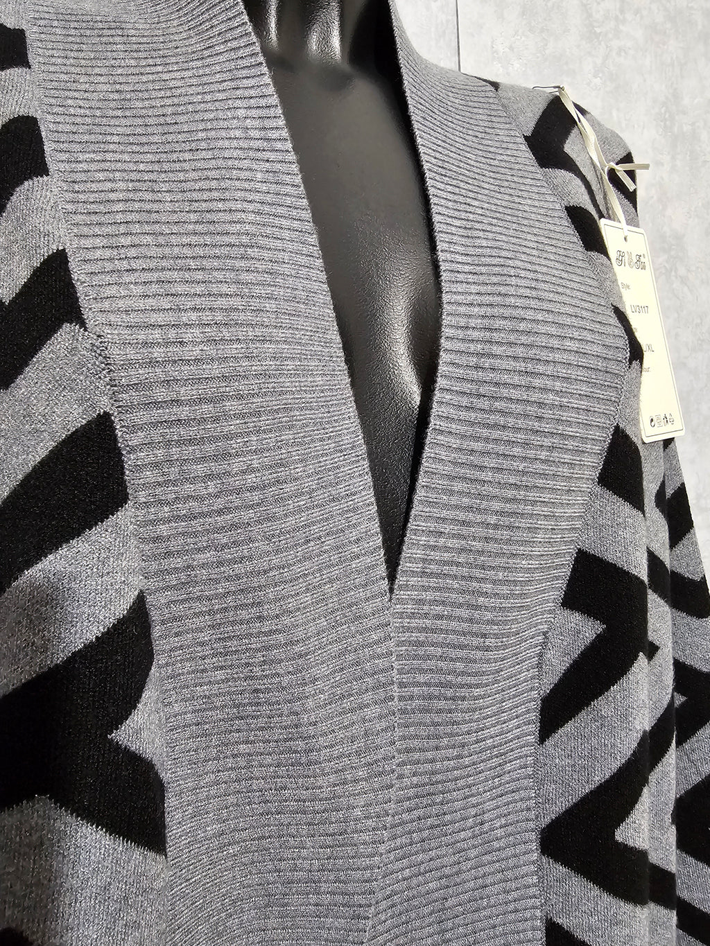 Damen Strick-Cardigan • Lang & Weich • Modernes Muster •M/L und L/XL • Grau/Schwarz