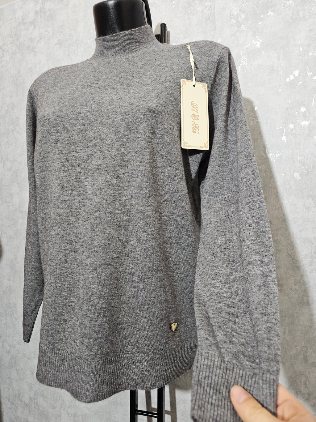 Oversize Damen Pullover mit goldenen Bienenknöpfen • Weich & Warm • M/L – L/XL • Casual & Elegant • Grau